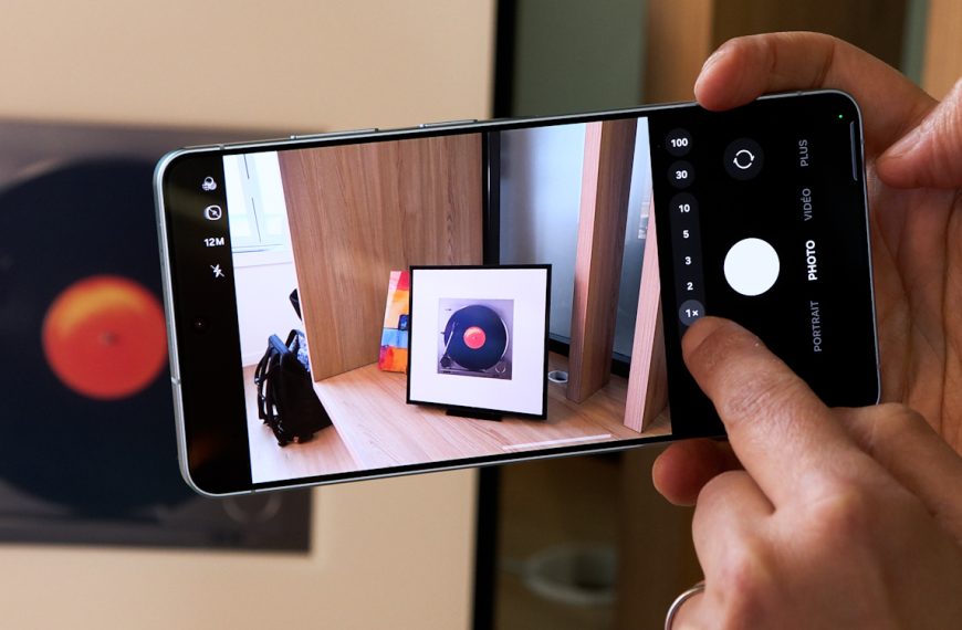 Les Galaxy S26 sont capables de trouver le moment exact de la vidéo que vous cherchez grâce à l’IA