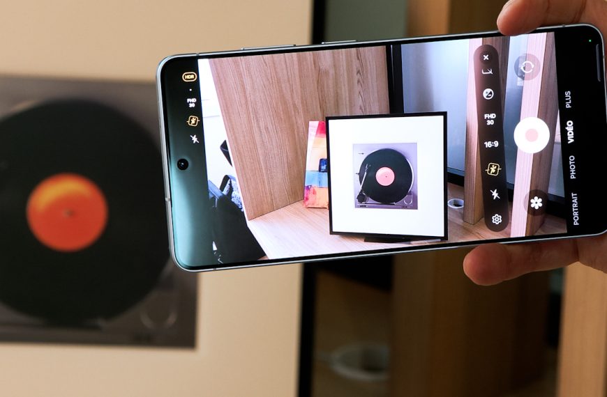 Pourquoi le Galaxy S26 n’a pas de nouveaux capteurs photo ? La réponse de Samsung