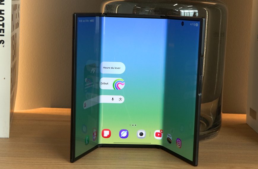 Prise en main du Samsung Galaxy Z Trifold : juste un Galaxy Z Fold 7 plus grand ?