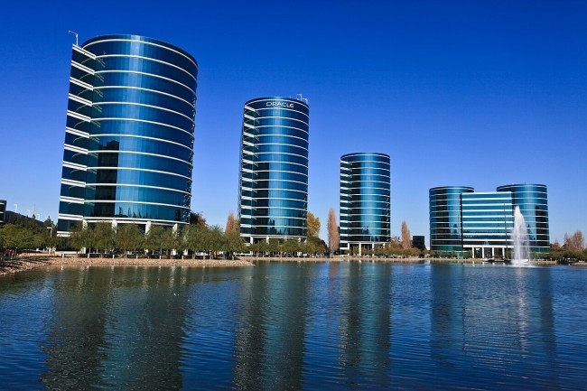 Oracle licencie des développeurs au profit d'outils d'IA