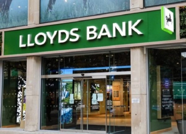 Des clients de Lloyds Banking ont incidemment accédé à des comptes tiers