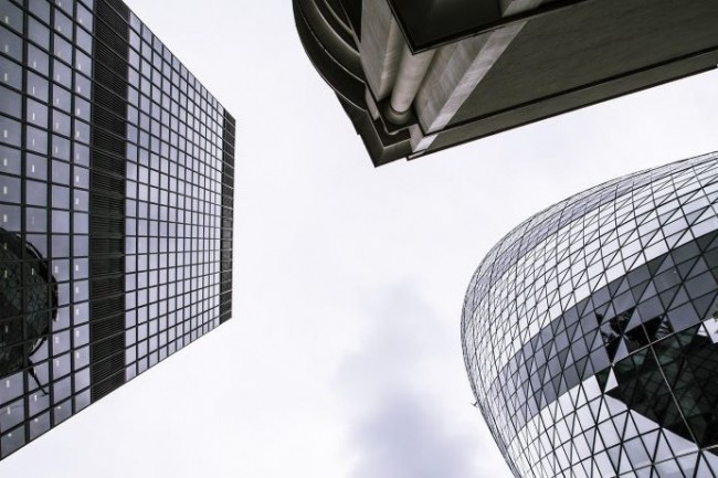 Les banques d'affaires peinent à déployer l'IA à grande échelle