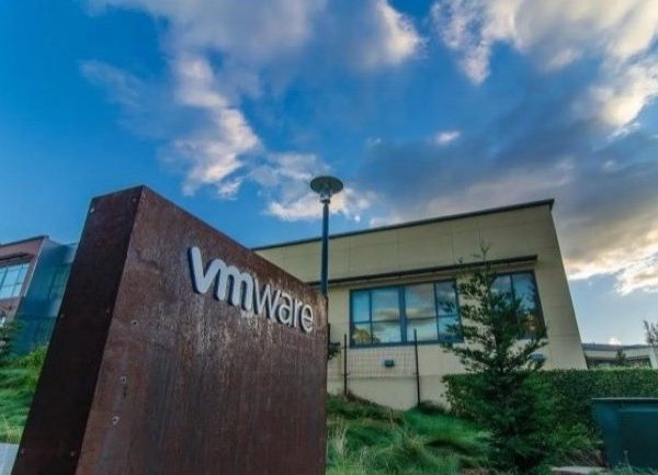D'ici 2028, la moitié des clients se détacheront de VMware