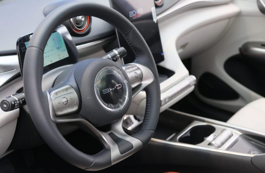 En Europe, les voitures de BYD sont en plein boom, devant Tesla