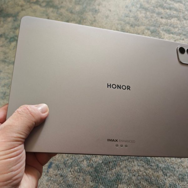 Test Honor MagicPad 4 : La tablette qui joue dans la catégorie des poids légers avec la puissance d’un poids lourd
