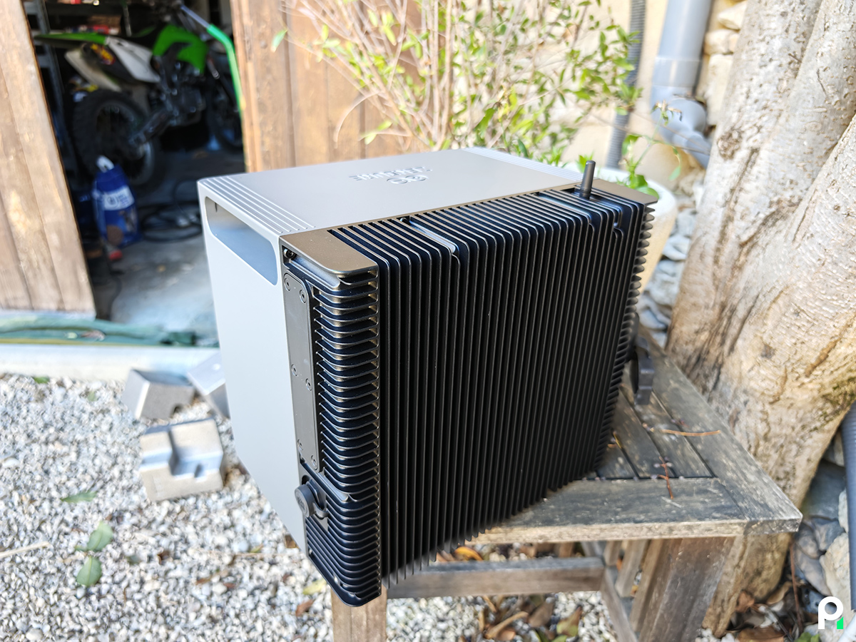 Test Zendure SolarFlow 2400 AC+ : une solution de stockage solaire simple et efficace pour faire des économies