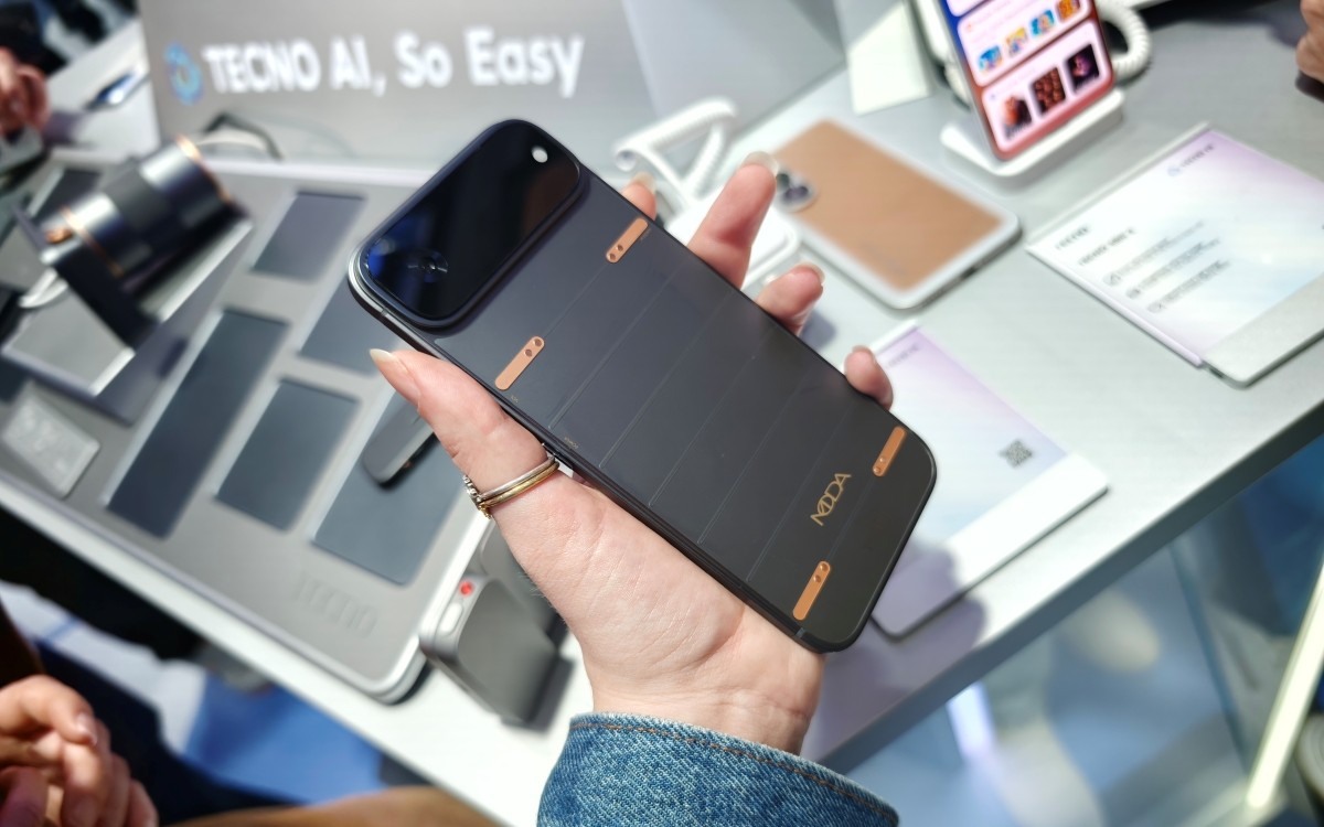 MWC 2026 : le smartphone du futur est-il basé sur une très vieille idée ? On l’a pris en main