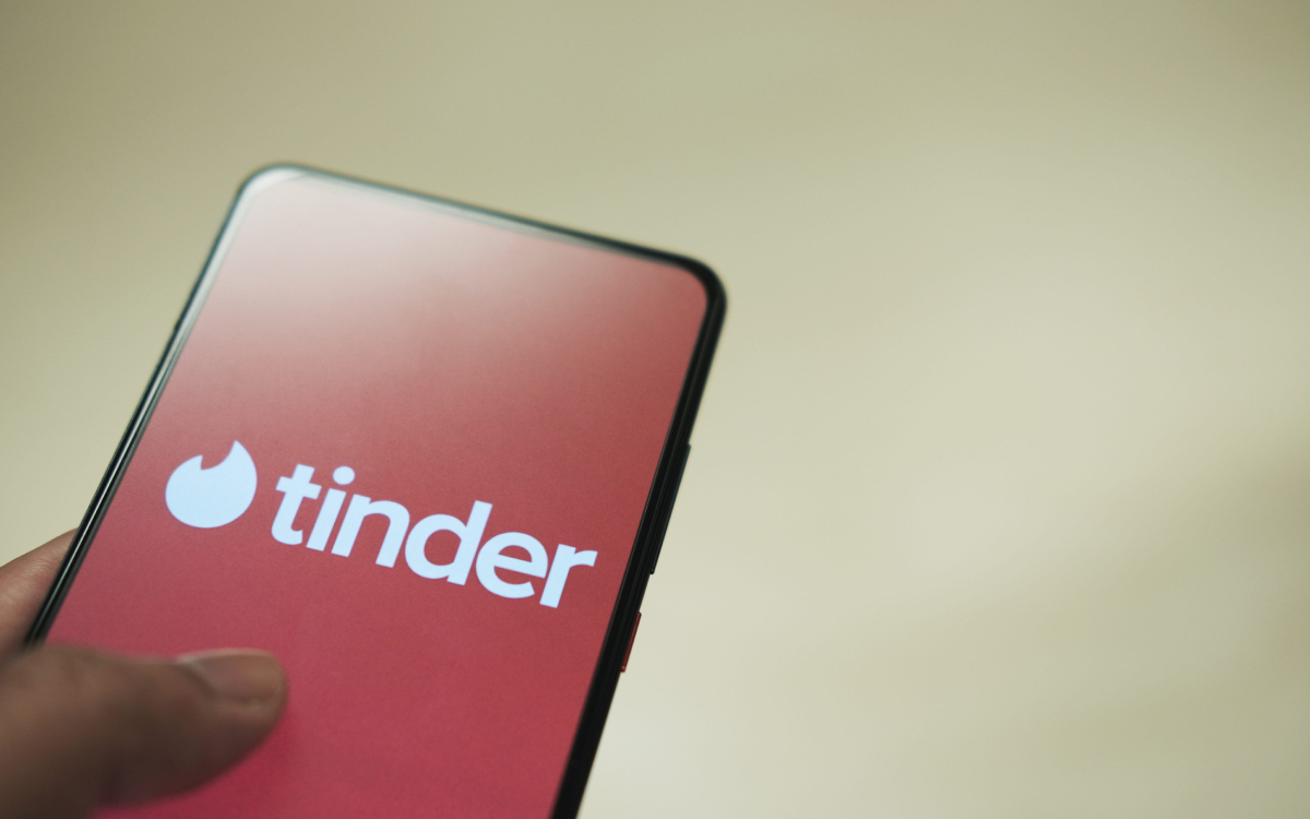 Tinder veut laisser l’IA scanner toutes les photos de votre smartphone