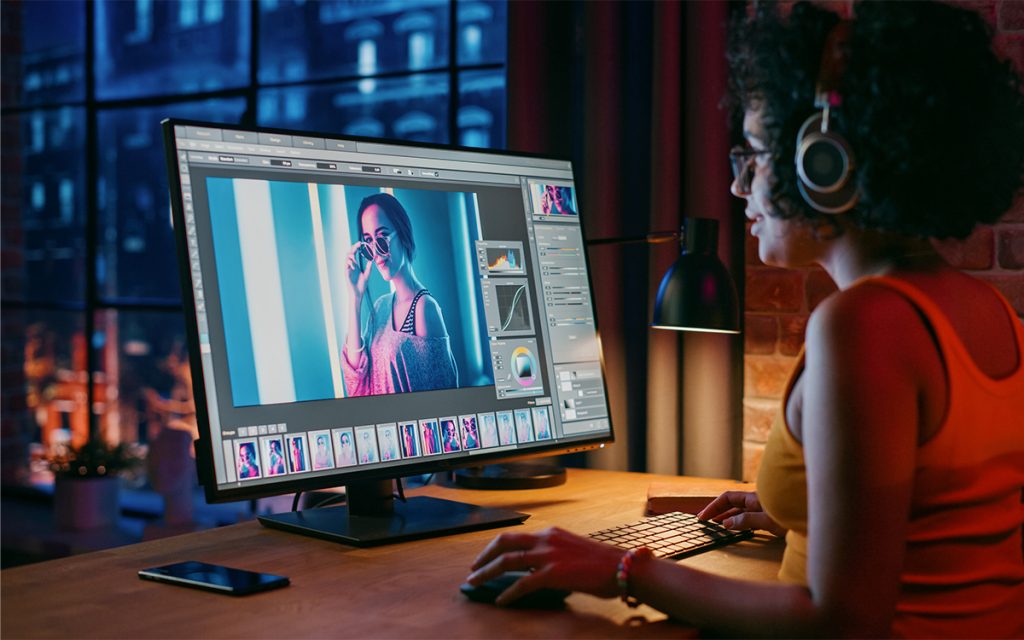 Plus besoin d’apprendre Photoshop, le logiciel modifie les images à votre place grâce à l’IA
