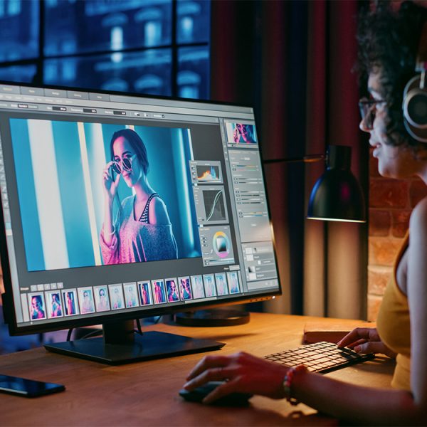 Plus besoin d’apprendre Photoshop, le logiciel modifie les images à votre place grâce à l’IA