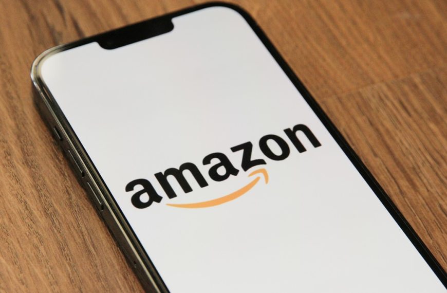 Malgré l’échec du Fire Phone, Amazon s’entête et prépare un smartphone dopé à l’IA