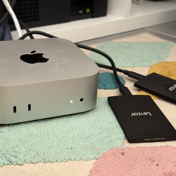 Comment j'ai rendu mon serveur Plex surpuissant et silencieux grâce à un Mac Mini et des SSD Lexar