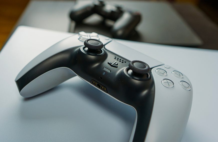 PS5 : Sony imagine une manette qui pourrait fusionner avec votre smarpthone pour offrir plus de contrôles