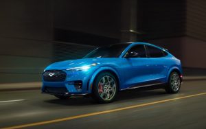 Voici comment Ford permet à la Mustang Mach-E 2026 de se recharger plus vite grâce à Apple CarPlay