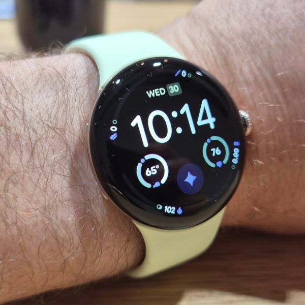 Votre Pixel Watch compte deux fois vos pas et vos calories ? Voici la solution