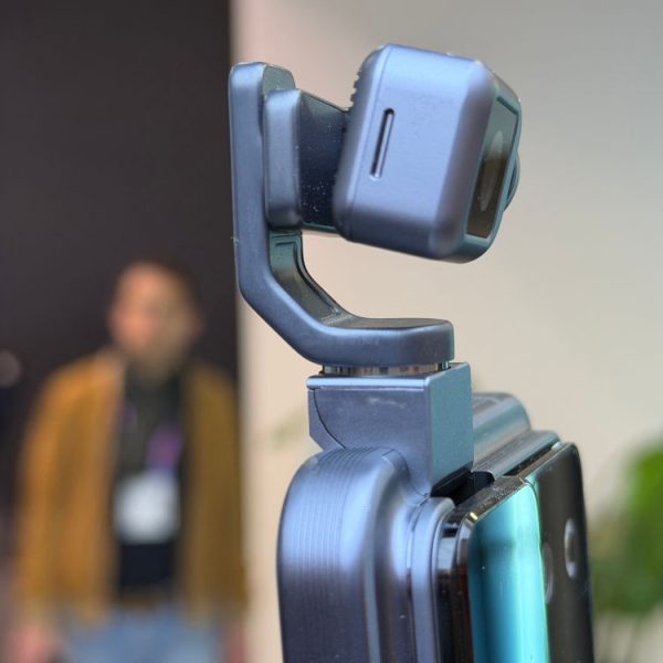 On a vu le Robot Phone, le smartphone d’un nouveau genre signé Honor