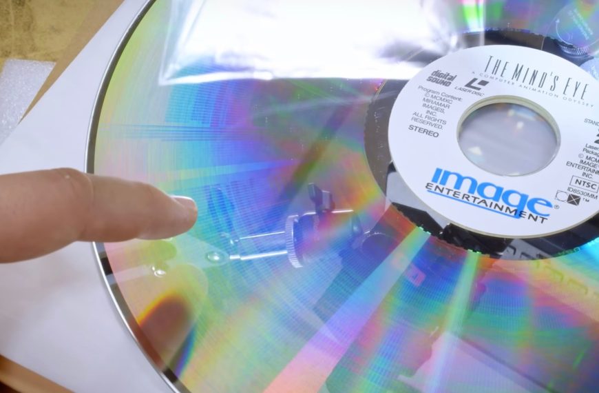 Il arrive à lire un LaserDisc avec un simple microscope
