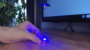 Il fabrique une enceinte avec uniquement un laser et une feuille d'or