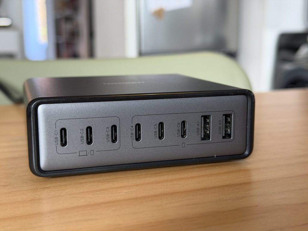 J'ai testé la station de charge UGREEN 200W à huit ports pour remplacer tous vos chargeurs