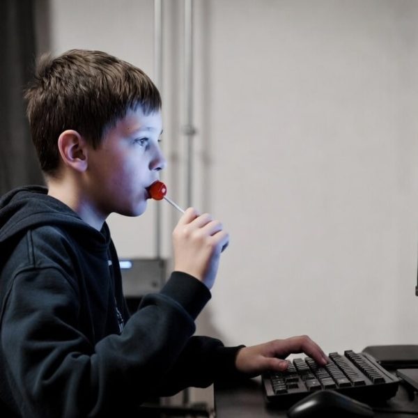 La police polonaise démantèle un réseau de hackers âgés de 12 à 16 ans