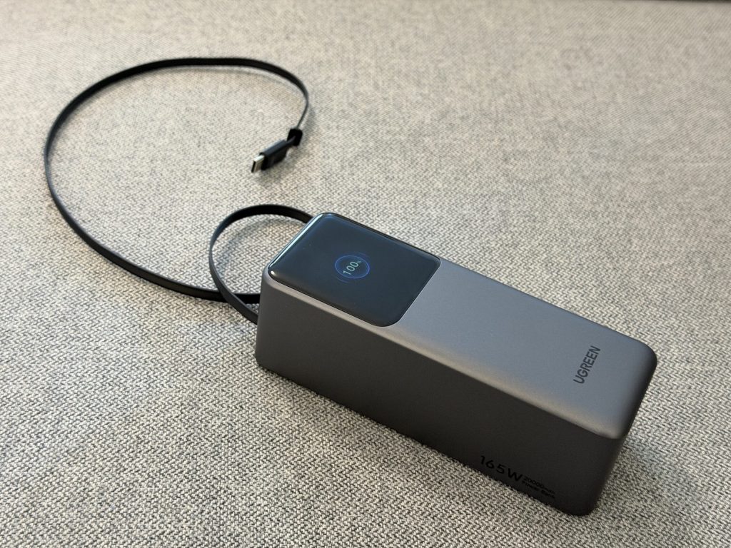 Test de la Nexode 165W : une batterie externe massive avec câble USB-C intégré