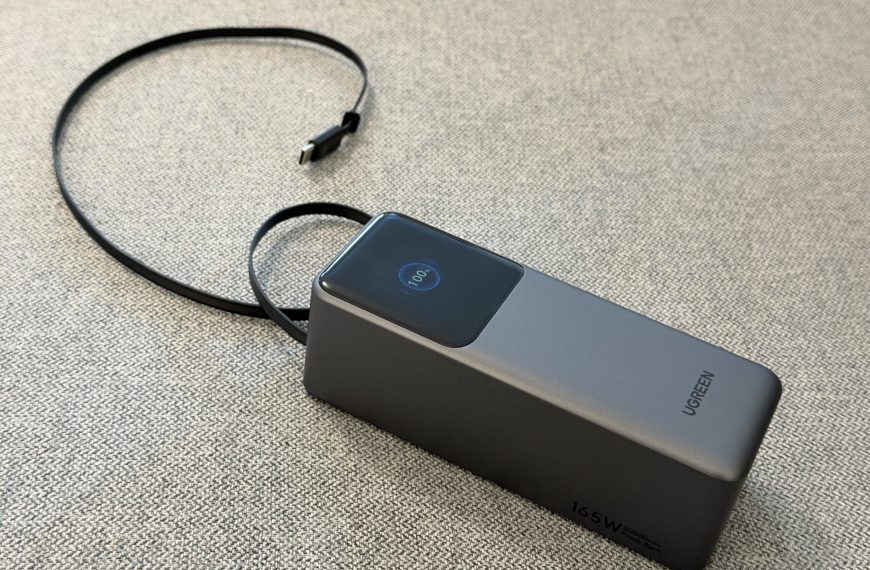 Test de la Nexode 165W : une batterie externe massive avec câble USB-C intégré