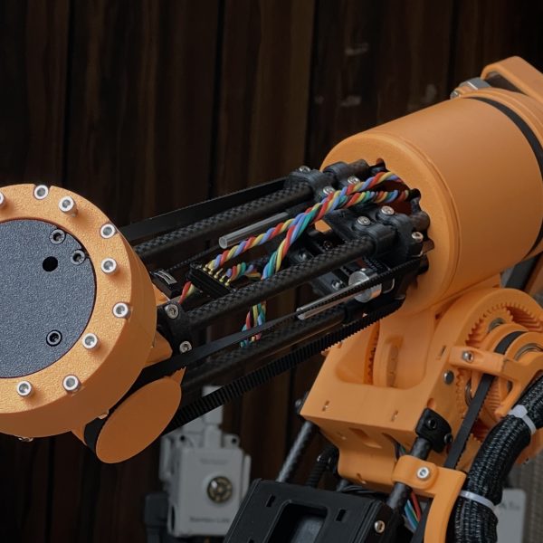 Un bras robotique imprimé en 3D pour apprendre la robotique chez soi