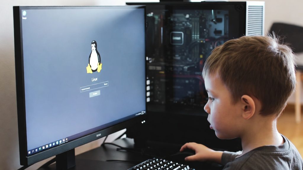 Un ingénieur a intégré la vérification d'âge dans Linux, et c'est la panique