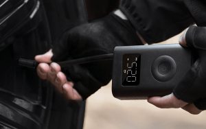 Vite, le Xiaomi Portable Electric Air Compressor 2 est à prix cassé pour quelques heures : ce gonfleur de pneu est un indispensable !