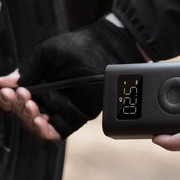 Vite, le Xiaomi Portable Electric Air Compressor 2 est à prix cassé pour quelques heures : ce gonfleur de pneu est un indispensable !