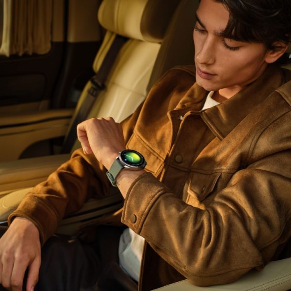 La Xiaomi Watch 5 est officielle, une montre connectée endurante qui donne accès à Gemini depuis le poignet