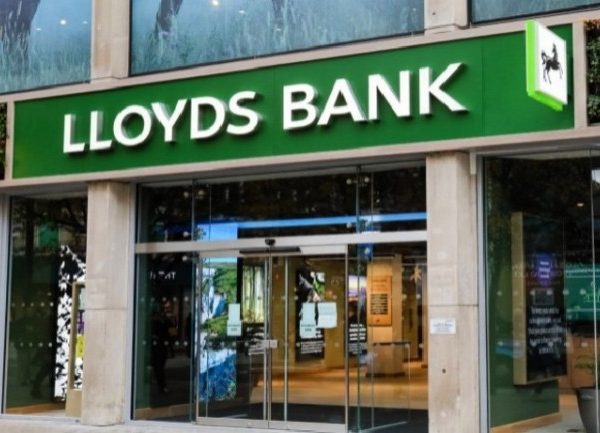 Une mise à jour d'une API expose des comptes de la Lloyds Banking