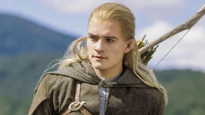 Si vous l'avez remarqué, vous avez des yeux d'elfe. Si on met en pause Le Seigneur des Anneaux à 1min 54s, on voit l'un des détails les plus sombres du film