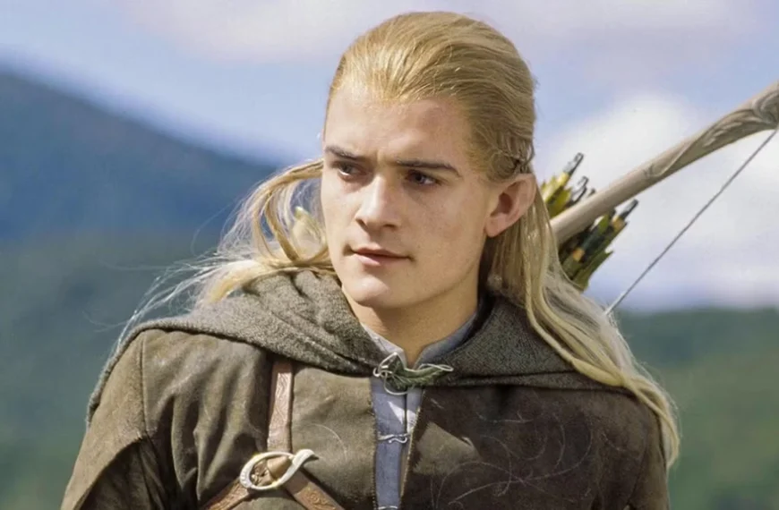 Si vous l'avez remarqué, vous avez des yeux d'elfe. Si on met en pause Le Seigneur des Anneaux à 1min 54s, on voit l'un des détails les plus sombres du film