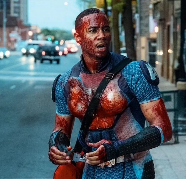 Pour pouvoir se moquer de Marvel et DC, The Boys (Amazon) doit respecter une règle bien précise