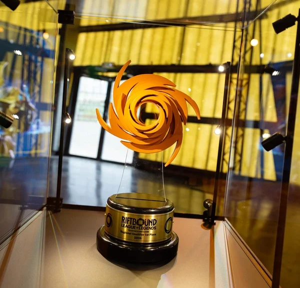 League of Legends Riftbound : nous étions au premier évènement du jeu de cartes à collectionner de Riot Games et il y a eu des morts !