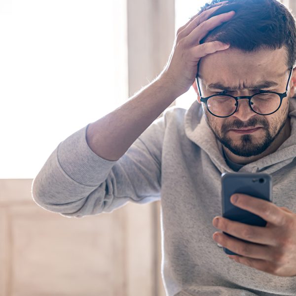 Vous préférez les SMS aux appels ? Voici ce que cela dit de vous selon des psychologues