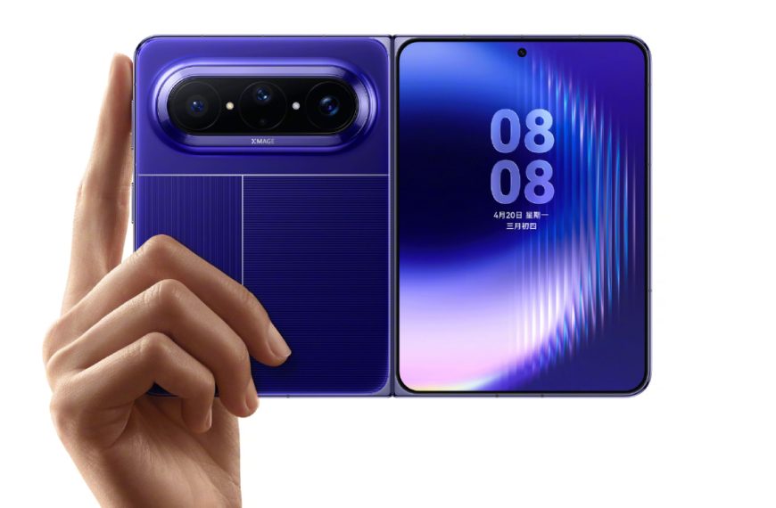 Huawei devance Apple avec un smartphone pliable tout en longueur
