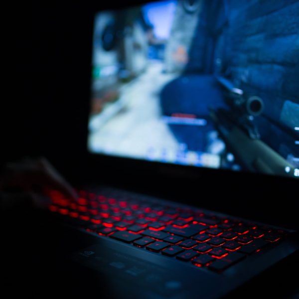 Linux fait tourner des jeux récents mieux que Windows 11, la preuve