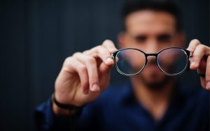 Lunettes connectées : voici le plan (plus si) secret d’Apple pour concurrencer Meta, Google et Samsung