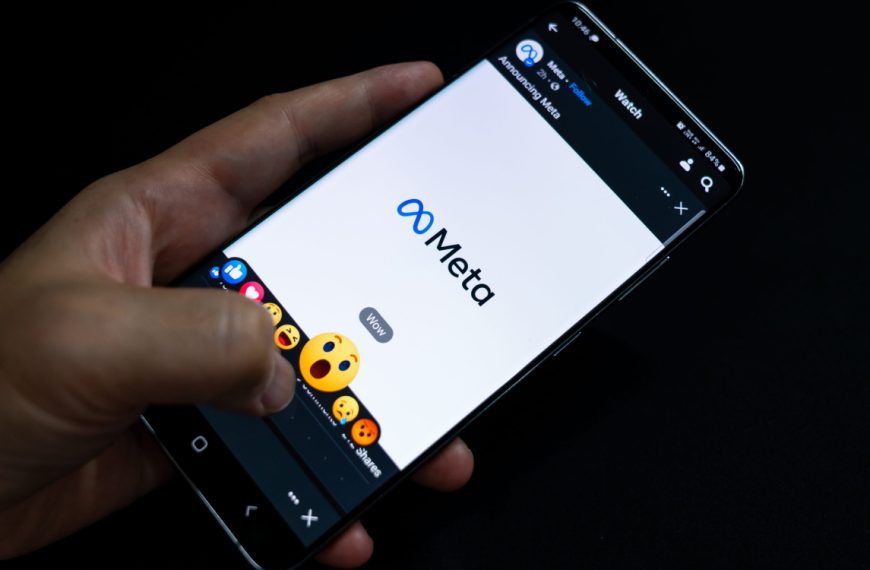Arnaques aux fausses pubs sur Facebook et Instagram : Meta attaqué en justice