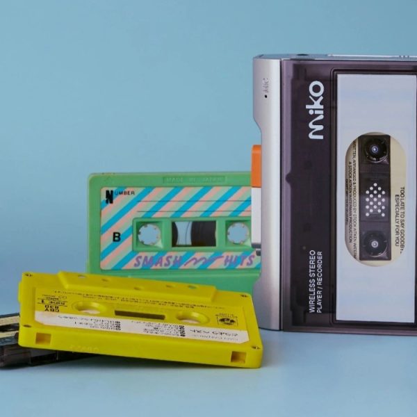 Ce lecteur de cassettes marie look rétro et fonctions modernes pour vous libérer de l’IA et du tout-abonnement