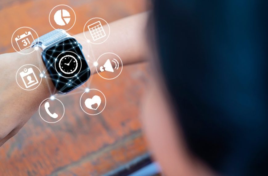Des chercheurs ont conçu une montre connectée à moins de 100 € qui détecte les microplastiques à travers votre peau