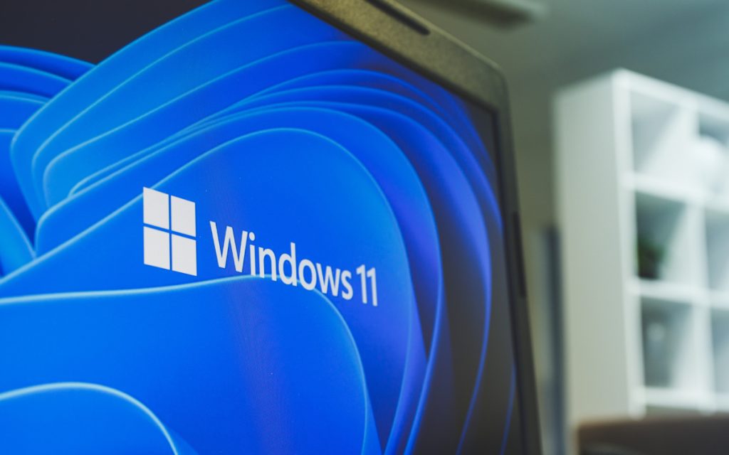Windows 11 se débarrasse enfin de ce petit détail hérité de Windows 8, et c’est tout un symbole