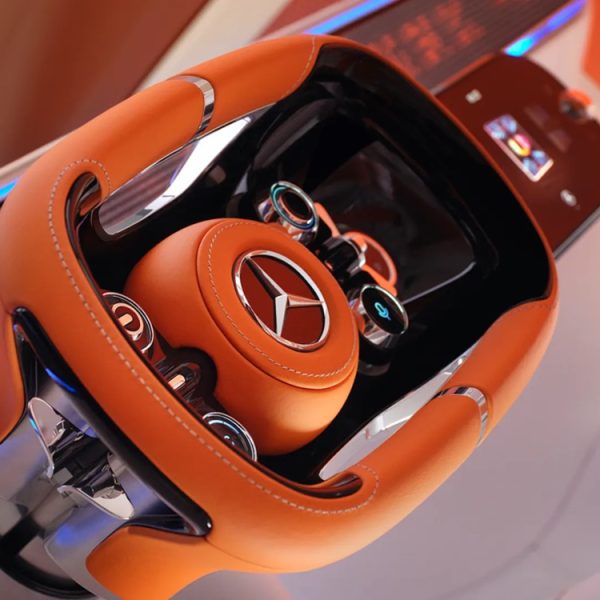 Après Tesla, Mercedes tente de démocratiser le volant yoke