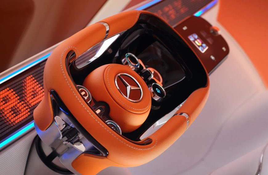Après Tesla, Mercedes tente de démocratiser le volant yoke