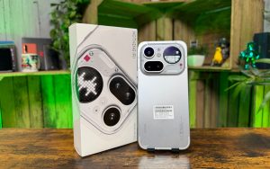 Le Nothing Phone (4a) Pro est très résistant, à un détail près