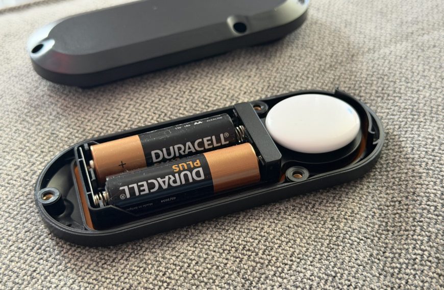 Test de cet accessoire qui va étendre l’autonomie de vos AirTags jusqu’à 10 ans !