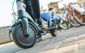 Trottinettes électriques : cet outil de contrôle fait une hécatombe chez les propriétaires d’engins débridés, direction la fourrière