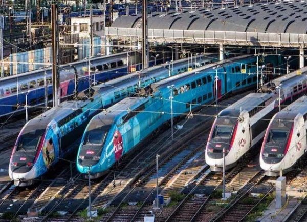 Une application SNCF de recherche de billets de trains dans ChatGPT